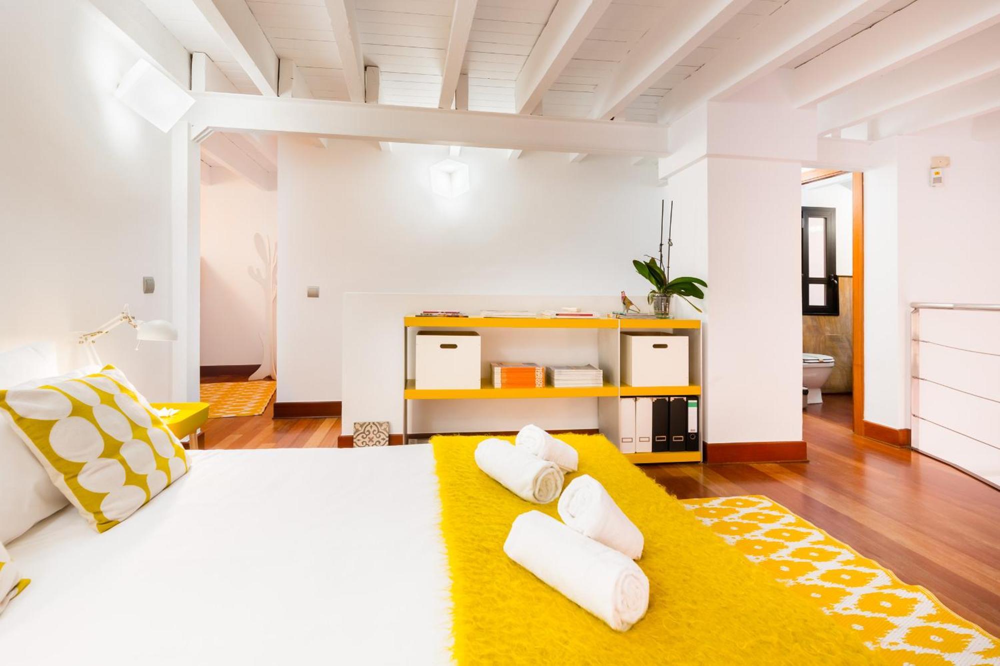 Stylish Loft Duplex - Alameda Apartment เซบีญา ภายนอก รูปภาพ