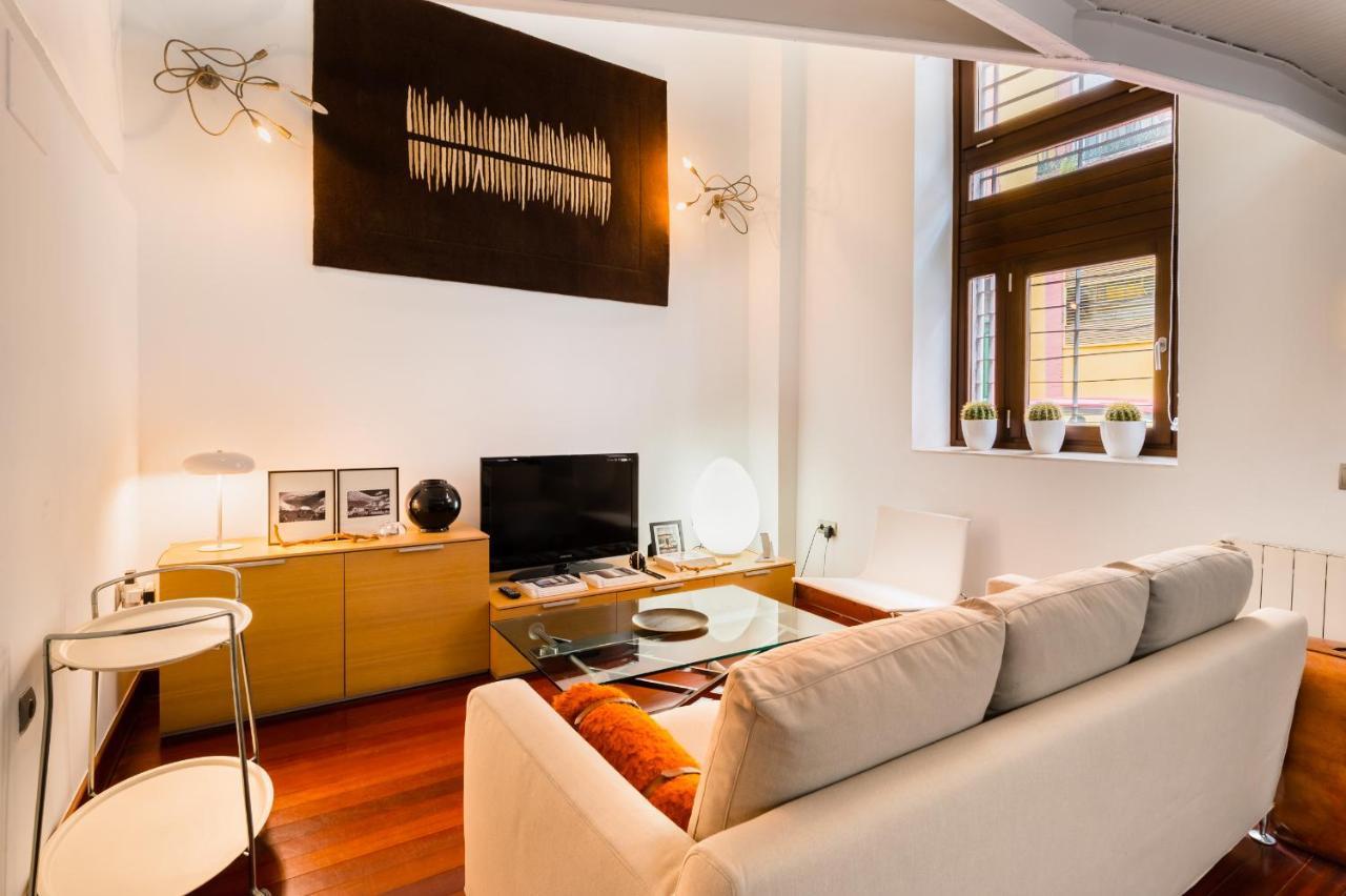Stylish Loft Duplex - Alameda Apartment เซบีญา ภายนอก รูปภาพ